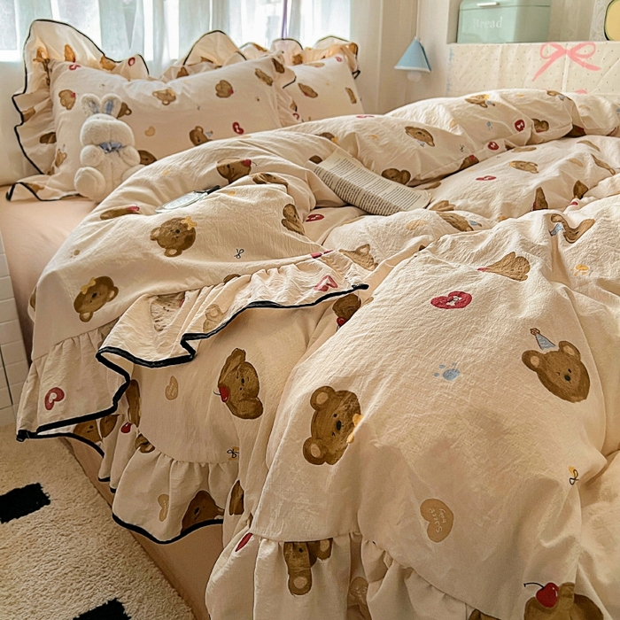 91家纺网 家纺一手货源 找家纺 繁花家居 2025新款学生季韩式云感针织棉大花边木耳边四件套 小熊多多