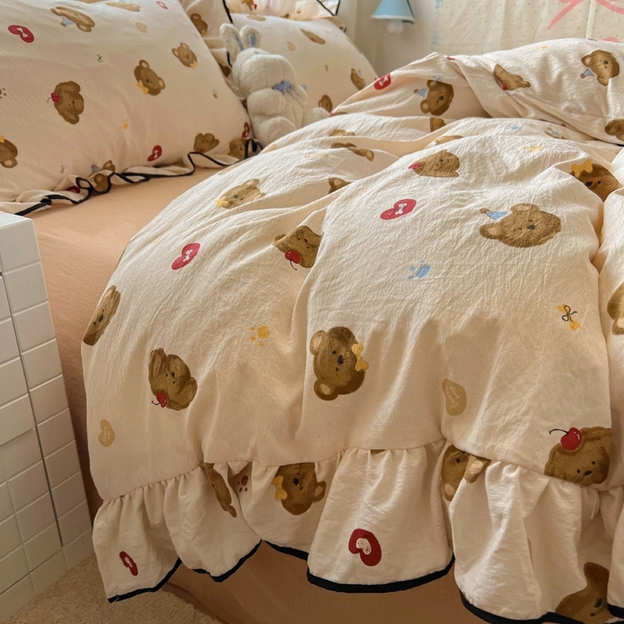 91家纺网 家纺一手货源 找家纺 繁花家居 2025新款学生季韩式云感针织棉大花边木耳边四件套 小熊多多