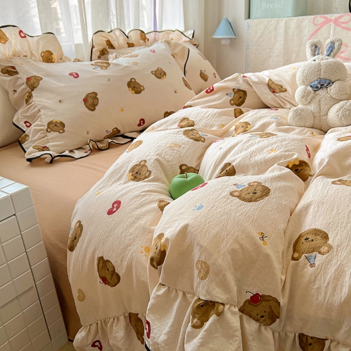 91家纺网 家纺一手货源 找家纺 繁花家居 2025新款学生季韩式云感针织棉大花边木耳边四件套 小熊多多