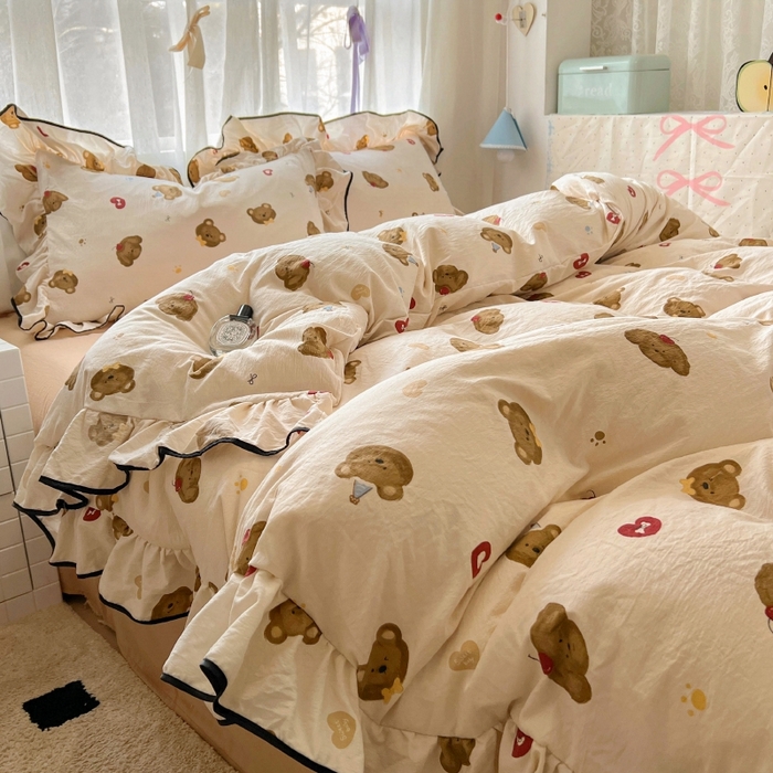 91家纺网 家纺一手货源 找家纺 繁花家居 2025新款学生季韩式云感针织棉大花边木耳边四件套 小熊多多