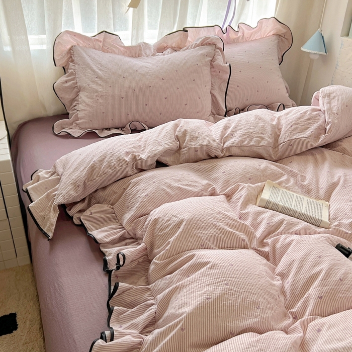 91家纺网 家纺一手货源 找家纺 繁花家居 2025新款学生季韩式云感针织棉大花边木耳边四件套 一见倾心