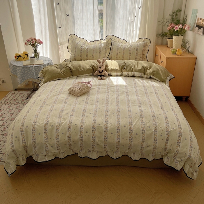 91家纺网 家纺一手货源 找家纺 繁花家居 2025新款学生季韩式云感针织棉大花边木耳边四件套 只此青绿