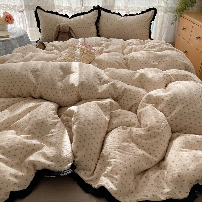 91家纺网 家纺一手货源 找家纺 繁花家居 2025新款学生季韩式云感针织棉大花边木耳边四件套 庄园蝶梦