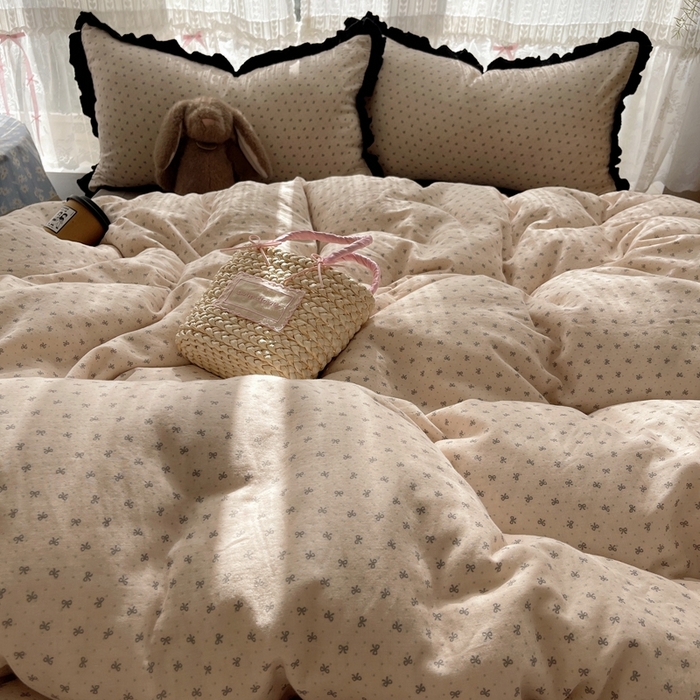 91家纺网 家纺一手货源 找家纺 繁花家居 2025新款学生季韩式云感针织棉大花边木耳边四件套 庄园蝶梦