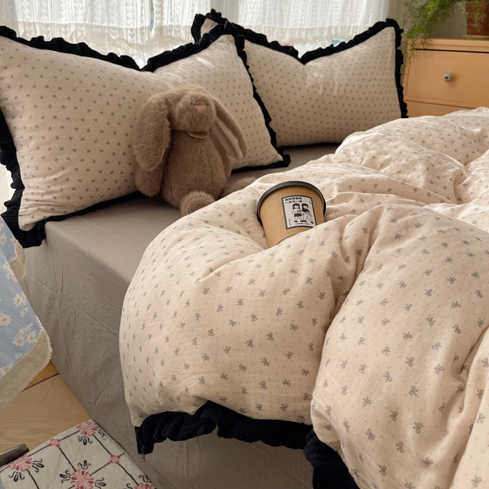 91家纺网 家纺一手货源 找家纺 繁花家居 2025新款学生季韩式云感针织棉大花边木耳边四件套 庄园蝶梦