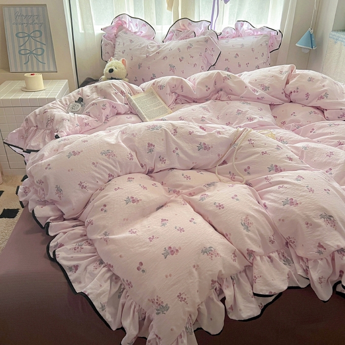 91家纺网 家纺一手货源 找家纺 繁花家居 2025新款学生季韩式云感针织棉大花边木耳边四件套 紫色葡萄