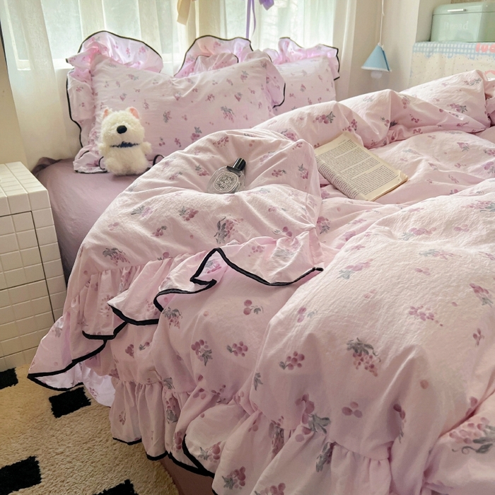 91家纺网 家纺一手货源 找家纺 繁花家居 2025新款学生季韩式云感针织棉大花边木耳边四件套 紫色葡萄