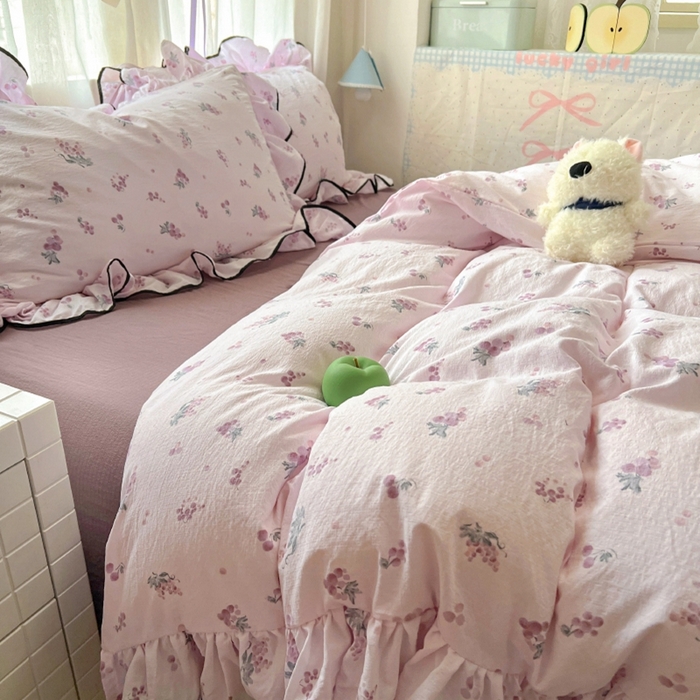 91家纺网 家纺一手货源 找家纺 繁花家居 2025新款学生季韩式云感针织棉大花边木耳边四件套 紫色葡萄