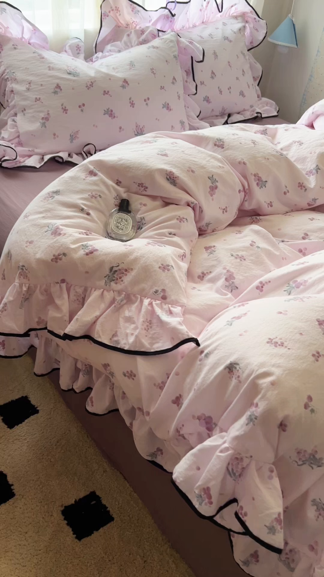 91家纺网 家纺一手货源 找家纺 繁花家居 2025新款学生季韩式云感针织棉大花边木耳边四件套 紫色葡萄