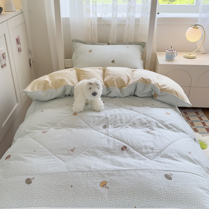 91家纺网 家纺一手货源 找家纺 帕拉美拉 2025新款多功能夏被款被套学生上下铺宿舍三件套被芯六件套菇菇物语-绿