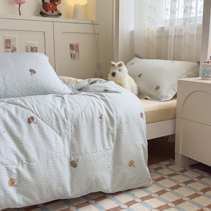 91家纺网 家纺一手货源 找家纺 帕拉美拉 2025新款多功能夏被款被套学生上下铺宿舍三件套被芯六件套菇菇物语-绿