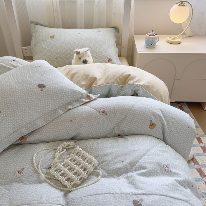 91家纺网 家纺一手货源 找家纺 帕拉美拉 2025新款多功能夏被款被套学生上下铺宿舍三件套被芯六件套菇菇物语-绿