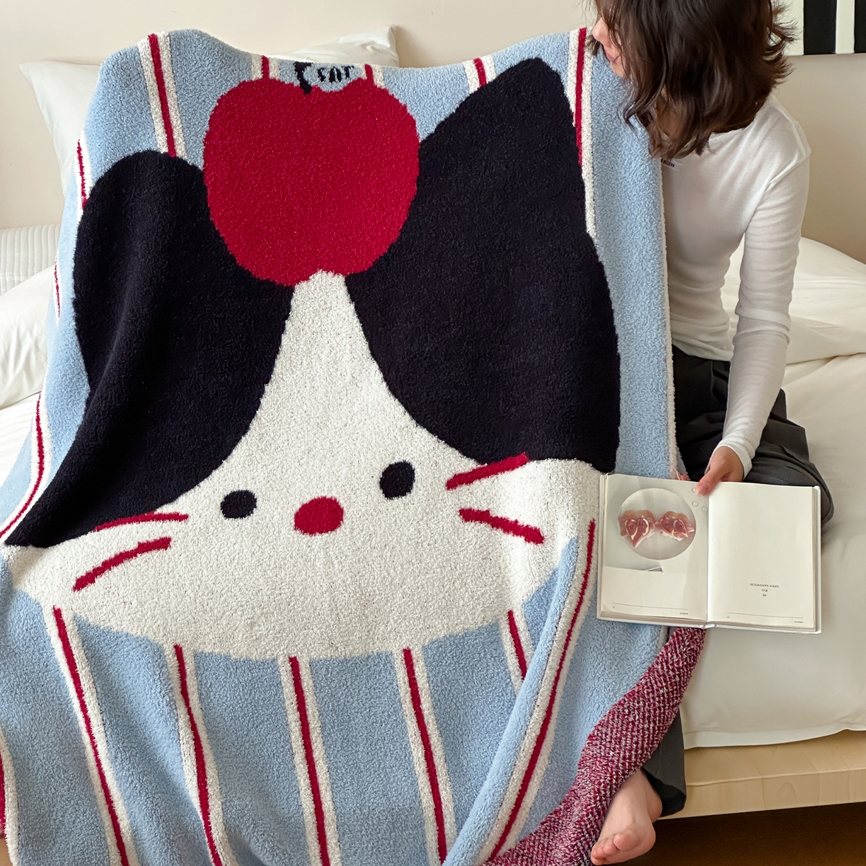 91家纺网 家纺一手货源 找家纺 （总）RYB红黄兰 2025新款设计师原创多功能针织半边绒毛毯午休毯盖毯加厚毯子毛毯毯子