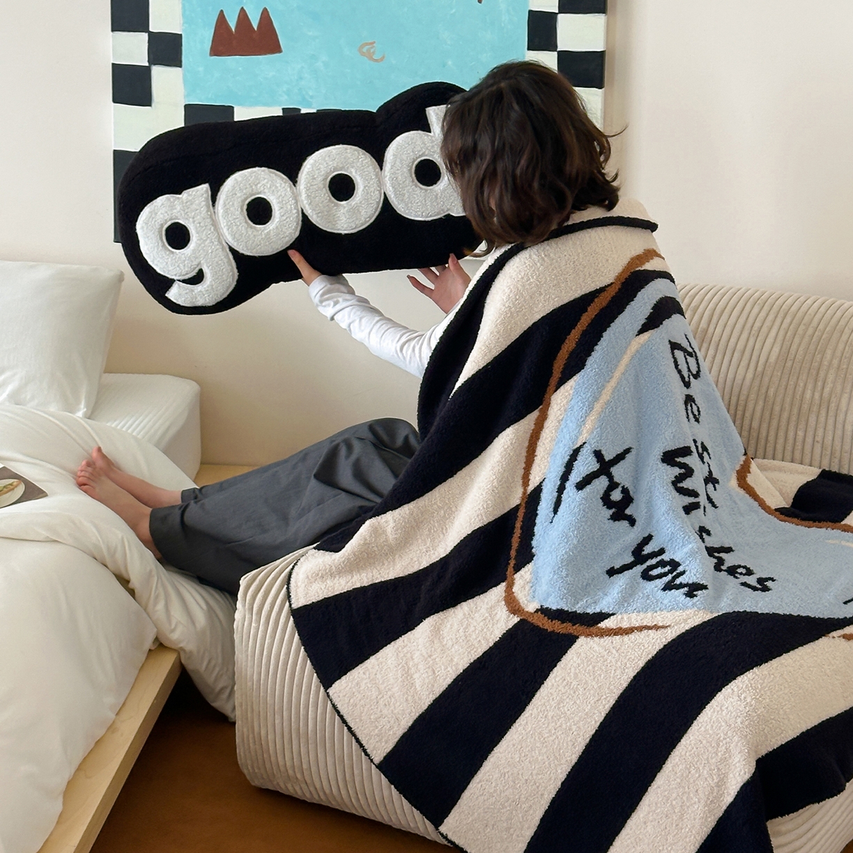 91家纺网 家纺一手货源 找家纺 RYB红黄兰 2025新款设计师原创多功能针织半边绒毛毯午休毯盖毯加厚毯子毛毯毯子 可露丽爱心