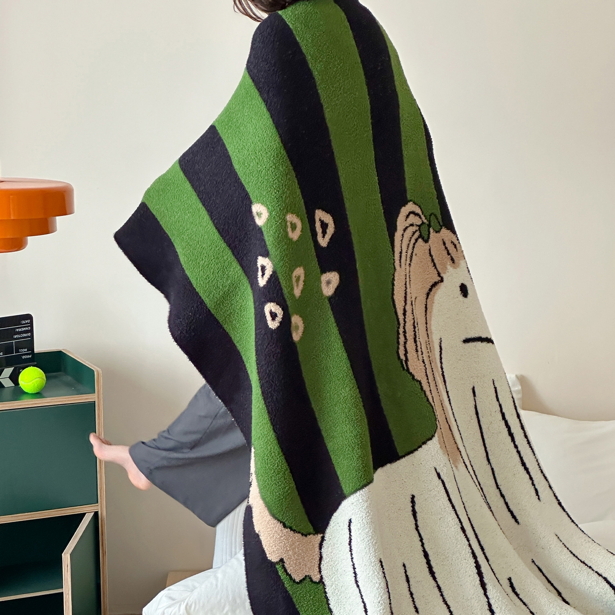 91家纺网 家纺一手货源 找家纺 RYB红黄兰 2025新款设计师原创多功能针织半边绒毛毯午休毯盖毯加厚毯子毛毯毯子 墨绿富贵狗