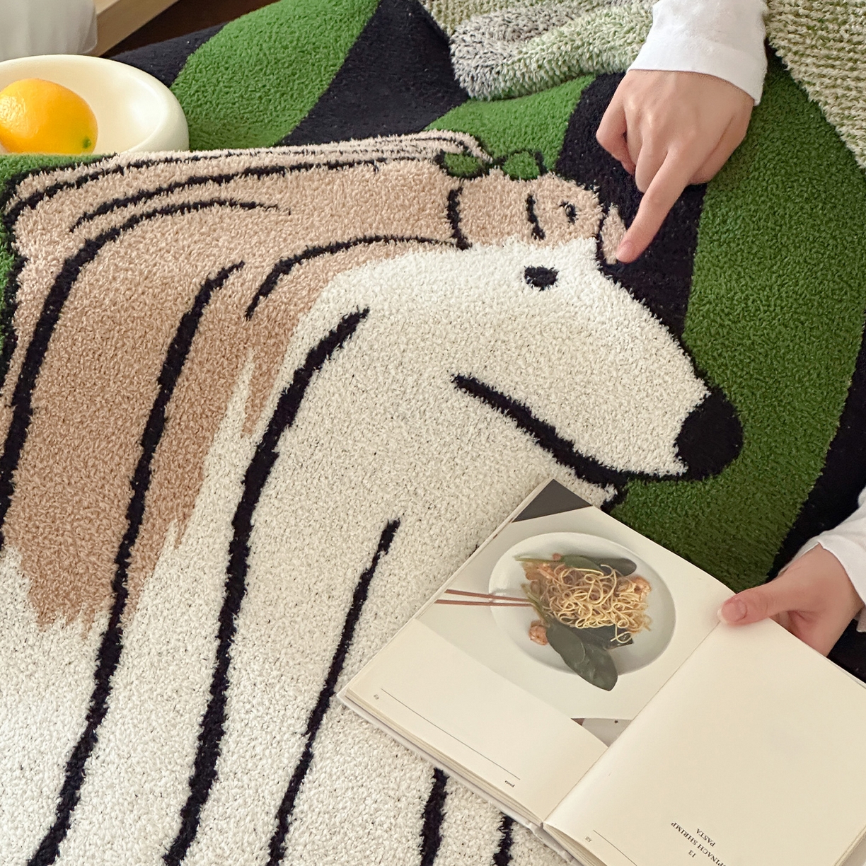 91家纺网 家纺一手货源 找家纺 RYB红黄兰 2025新款设计师原创多功能针织半边绒毛毯午休毯盖毯加厚毯子毛毯毯子 墨绿富贵狗