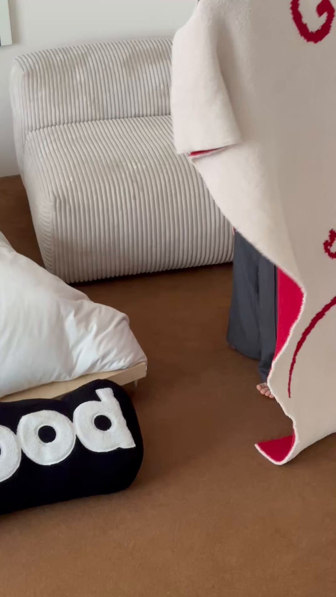 91家纺网 家纺一手货源 找家纺 RYB红黄兰 2025新款设计师原创多功能针织半边绒毛毯午休毯盖毯加厚毯子毛毯毯子 暖暖下午茶