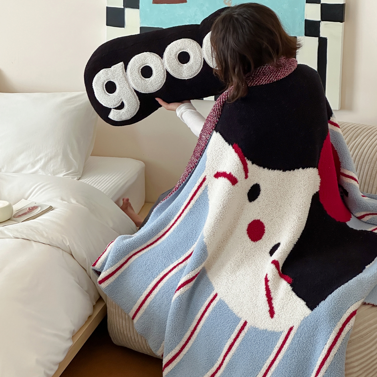 91家纺网 家纺一手货源 找家纺 RYB红黄兰 2025新款设计师原创多功能针织半边绒毛毯午休毯盖毯加厚毯子毛毯毯子 苹果小黑猫