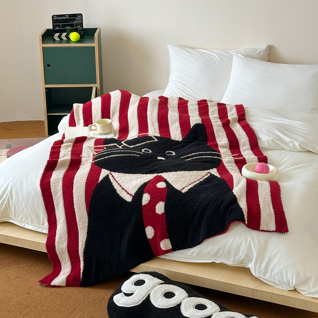 91家纺网 家纺一手货源 找家纺 RYB红黄兰 2025新款设计师原创多功能针织半边绒毛毯午休毯盖毯加厚毯子毛毯毯子 圣诞猫先生