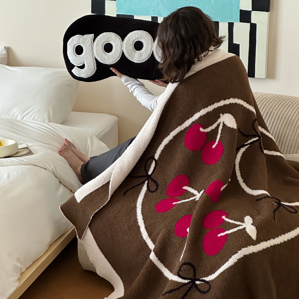 91家纺网 家纺一手货源 找家纺 RYB红黄兰 2025新款设计师原创多功能针织半边绒毛毯午休毯盖毯加厚毯子毛毯毯子 樱桃物语