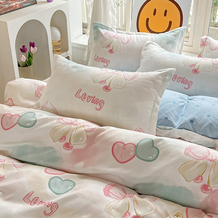 91家纺网 家纺一手货源 找家纺 文黛家居 2025新款植物羊绒小版花四件套 爱心蝴蝶结