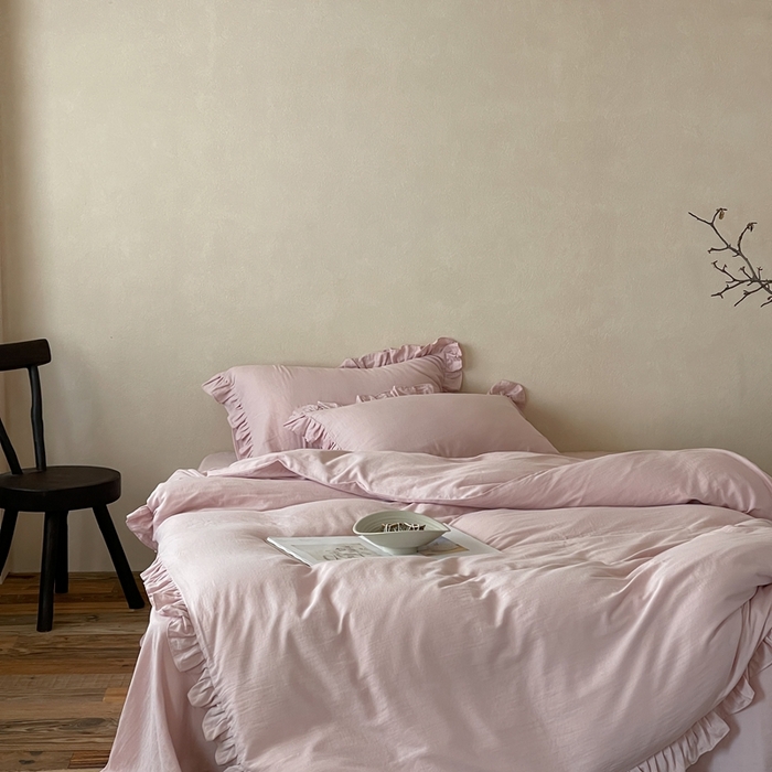 91家纺网 家纺一手货源 找家纺 三味舒屋2025新款花边美学-全棉双层纱四件套 粉茶花