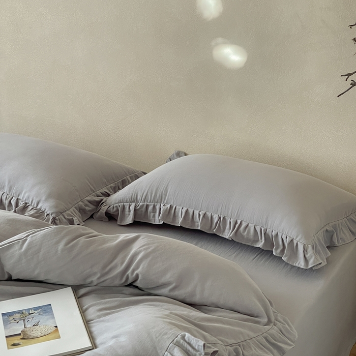 91家纺网 家纺一手货源 找家纺 三味舒屋2025新款花边美学-全棉双层纱四件套 浅花灰