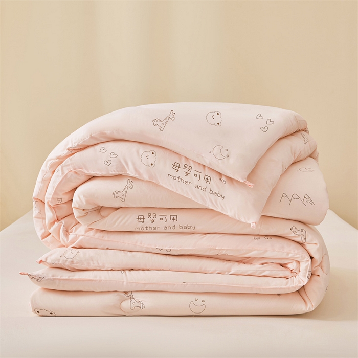 91家纺网 家纺一手货源 找家纺 易博家纺 2025新款水洗棉印花被 童梦小熊-粉