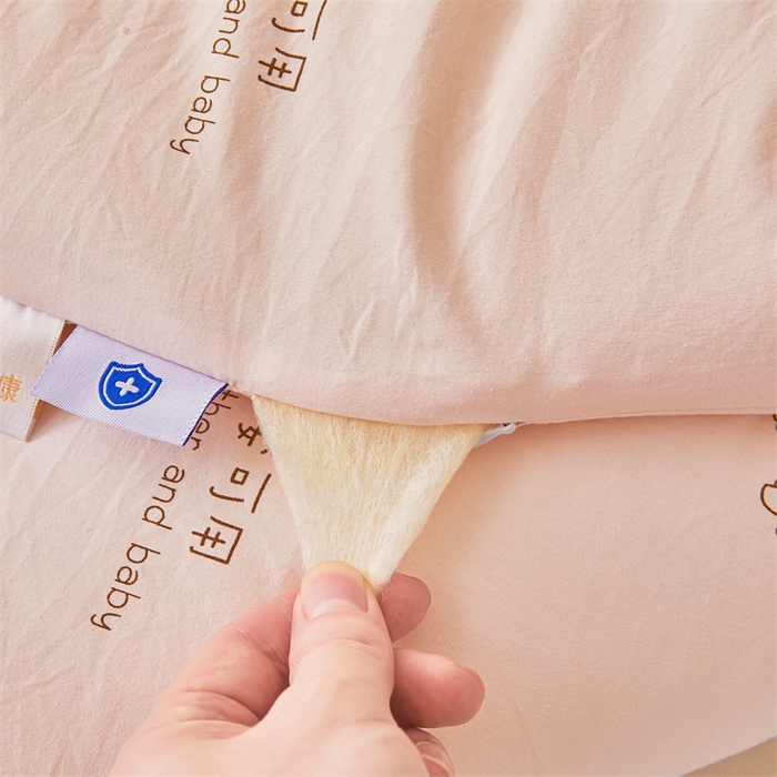 91家纺网 家纺一手货源 找家纺 易博家纺 2025新款水洗棉印花被 童梦小熊-粉