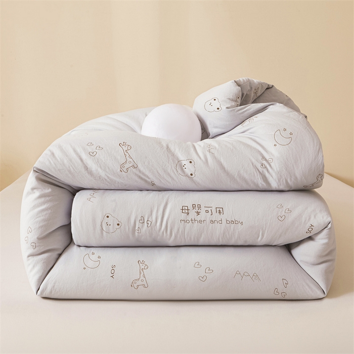 91家纺网 家纺一手货源 找家纺 易博家纺 2025新款水洗棉印花被 童梦小熊-灰