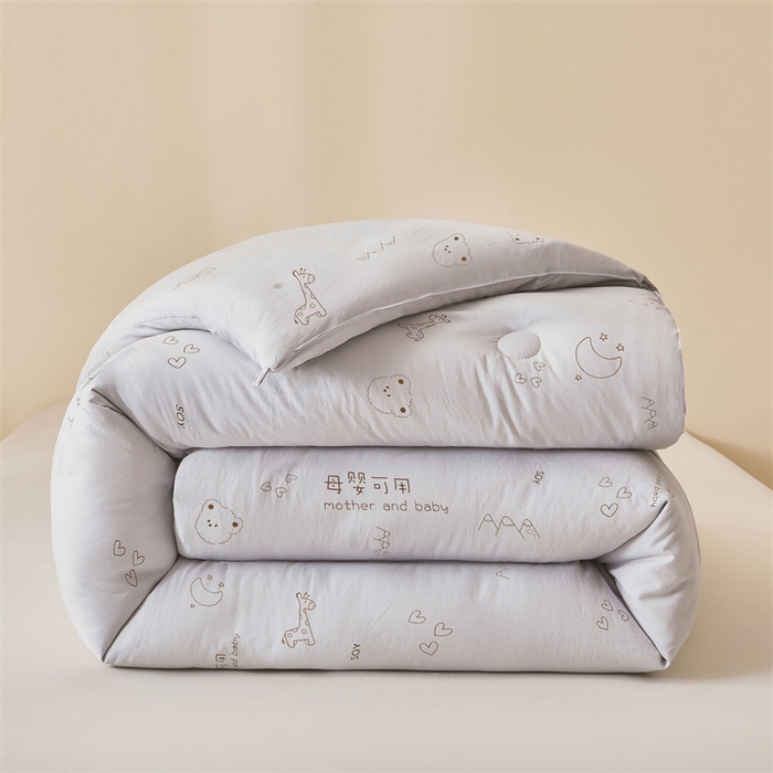 91家纺网 家纺一手货源 找家纺 易博家纺 2025新款水洗棉印花被 童梦小熊-灰