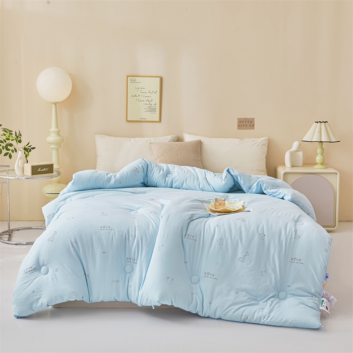 91家纺网 家纺一手货源 找家纺 易博家纺 2025新款水洗棉印花被 童梦小熊-蓝