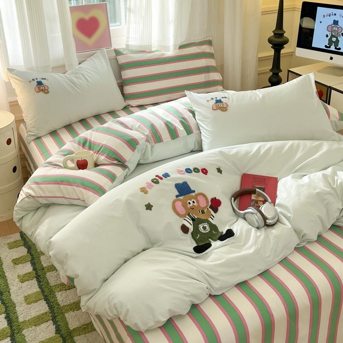 91家纺网 家纺一手货源 找家纺 泽西家纺+V17798841158发大图 2025新品全棉毛巾绣多巴胺条纹纯棉四件套三件套 小象贝格-水绿