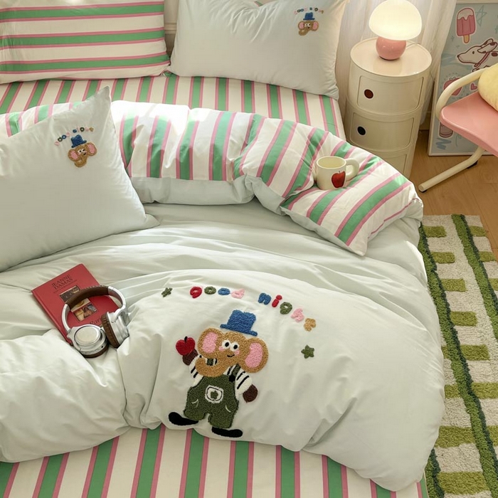 91家纺网 家纺一手货源 找家纺 泽西家纺+V17798841158发大图 2025新品全棉毛巾绣多巴胺条纹纯棉四件套三件套 小象贝格-水绿