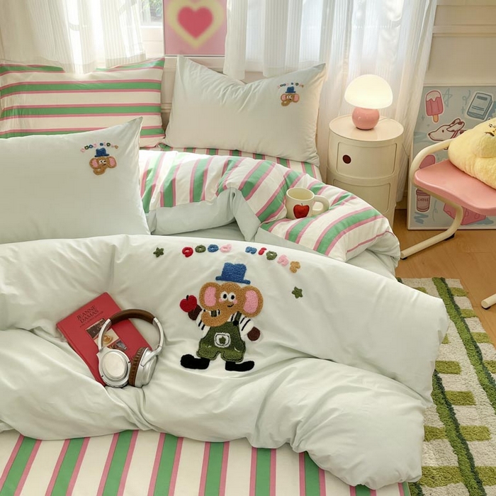 91家纺网 家纺一手货源 找家纺 泽西家纺+V17798841158发大图 2025新品全棉毛巾绣多巴胺条纹纯棉四件套三件套 小象贝格-水绿