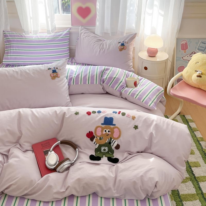 91家纺网 家纺一手货源 找家纺 泽西家纺+V17798841158发大图 2025新品全棉毛巾绣多巴胺条纹纯棉四件套三件套 小象贝格-芋紫