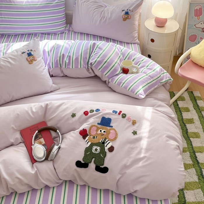 91家纺网 家纺一手货源 找家纺 泽西家纺+V17798841158发大图 2025新品全棉毛巾绣多巴胺条纹纯棉四件套三件套 小象贝格-芋紫