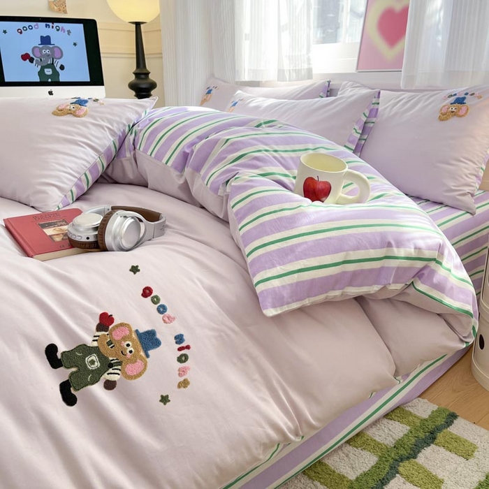 91家纺网 家纺一手货源 找家纺 泽西家纺+V17798841158发大图 2025新品全棉毛巾绣多巴胺条纹纯棉四件套三件套 小象贝格-芋紫