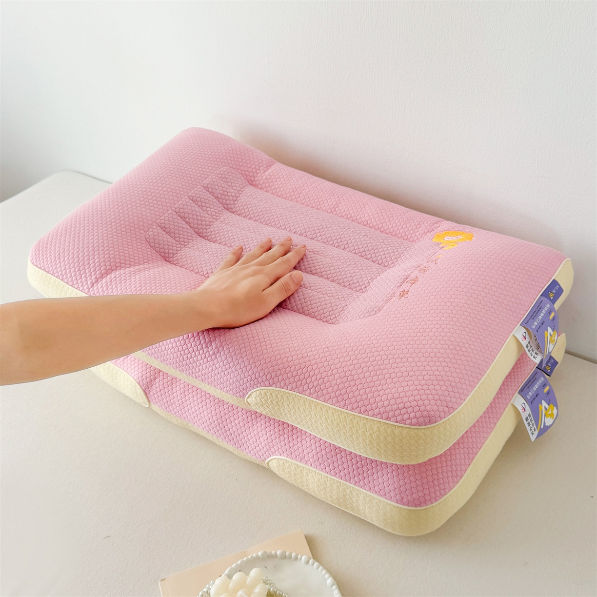 91家纺网 家纺一手货源 找家纺 （总）麦肯锡 2025新款眠萌草本决明子护颈枕枕头枕芯单枕芯