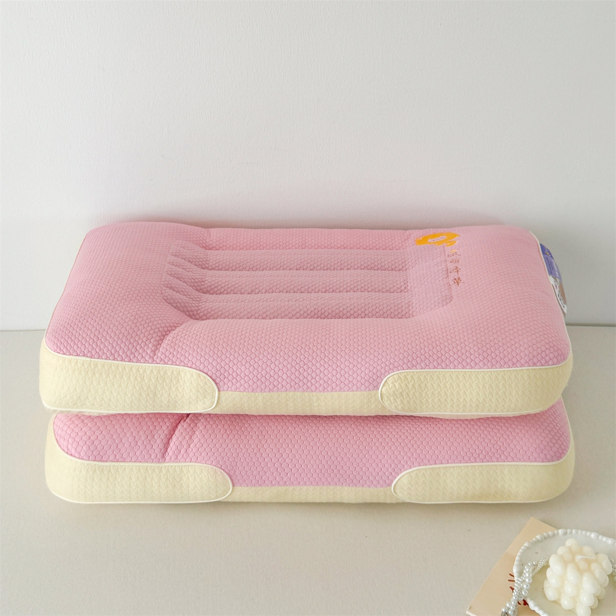 91家纺网 家纺一手货源 找家纺 麦肯锡 2025新款眠萌草本决明子护颈枕枕头枕芯单枕芯 粉色 48x74cm单枕/只