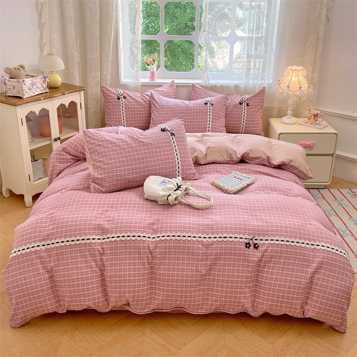 91家纺网 家纺一手货源 找家纺 梦舒羽2025新款双层纱蕾丝花边四件套学生宿舍床单款床上用品四件套  蕾丝花边-落日红格