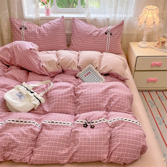 91家纺网 家纺一手货源 找家纺 梦舒羽2025新款双层纱蕾丝花边四件套学生宿舍床单款床上用品四件套  蕾丝花边-落日红格