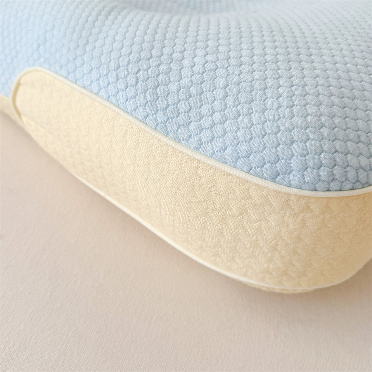 91家纺网 家纺一手货源 找家纺 麦肯锡 2025新款眠萌草本决明子护颈枕枕头枕芯单枕芯 蓝色 48x74cm单枕/只