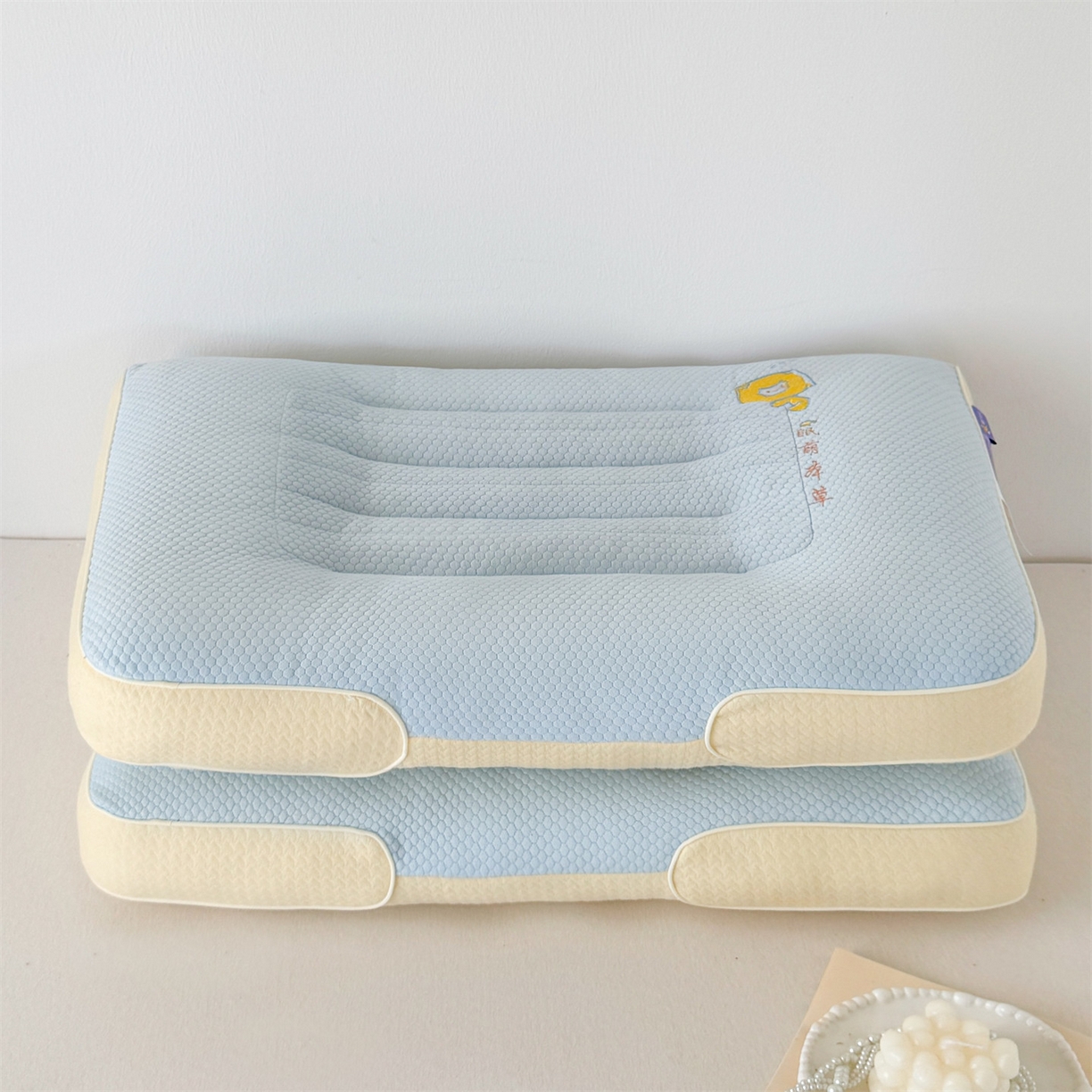 91家纺网 家纺一手货源 找家纺 麦肯锡 2025新款眠萌草本决明子护颈枕枕头枕芯单枕芯 蓝色 48x74cm单枕/只