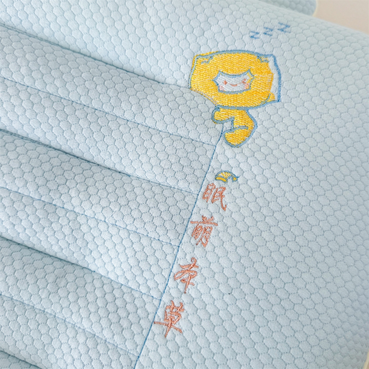 91家纺网 家纺一手货源 找家纺 麦肯锡 2025新款眠萌草本决明子护颈枕枕头枕芯单枕芯 蓝色 48x74cm单枕/只