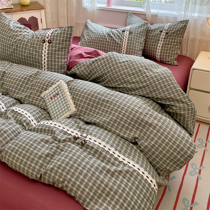 91家纺网 家纺一手货源 找家纺 梦舒羽2025新款双层纱蕾丝花边四件套学生宿舍床单款床上用品四件套  蕾丝花边-简兮绿格