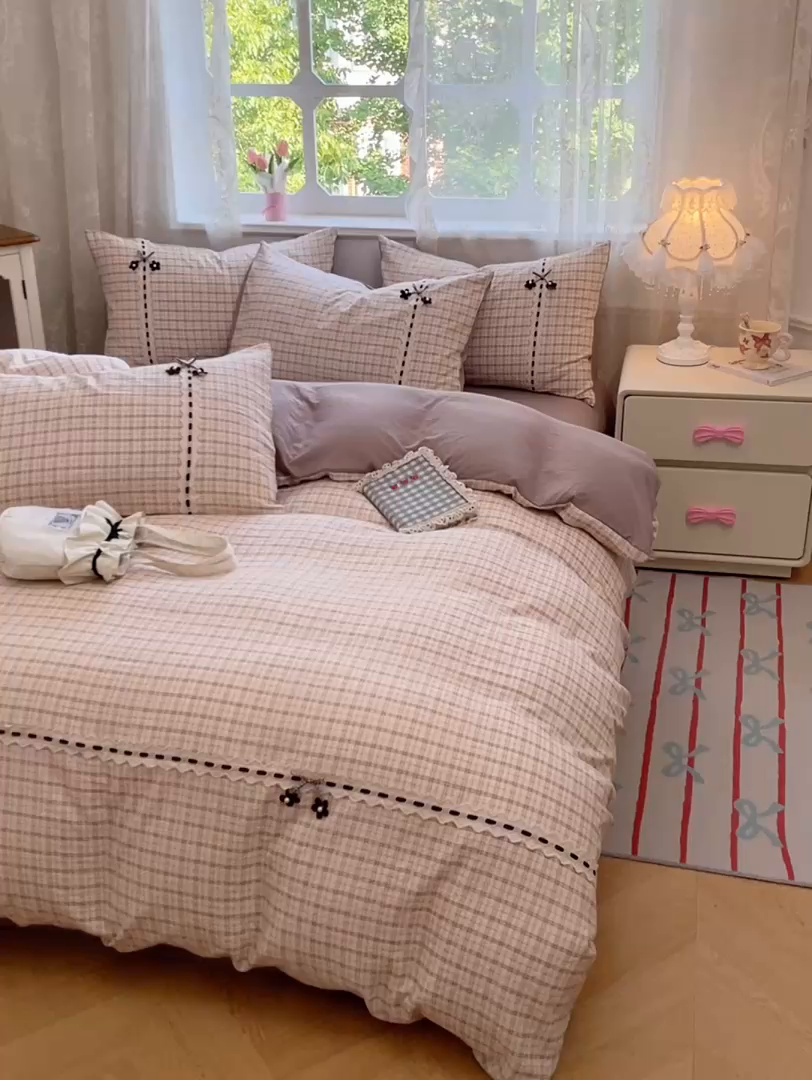 91家纺网 家纺一手货源 找家纺 梦舒羽2025新款双层纱蕾丝花边四件套学生宿舍床单款床上用品四件套  蕾丝花边-可可咖格