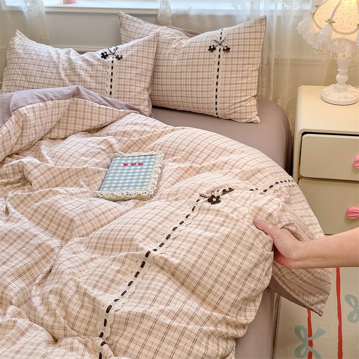 91家纺网 家纺一手货源 找家纺 梦舒羽2025新款双层纱蕾丝花边四件套学生宿舍床单款床上用品四件套  蕾丝花边-可可咖格