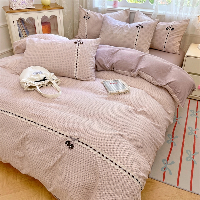 91家纺网 家纺一手货源 找家纺 梦舒羽2025新款双层纱蕾丝花边四件套学生宿舍床单款床上用品四件套  蕾丝花边-莱茵粉格