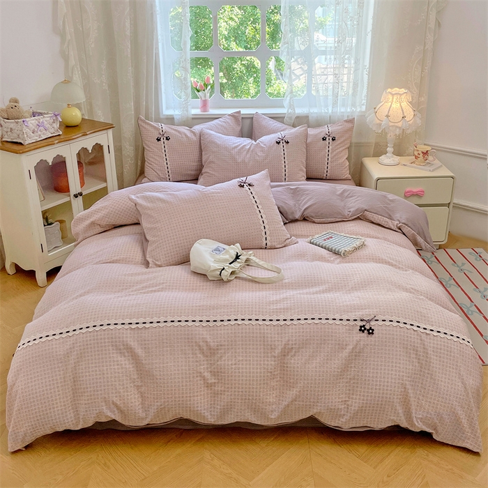 91家纺网 家纺一手货源 找家纺 梦舒羽2025新款双层纱蕾丝花边四件套学生宿舍床单款床上用品四件套  蕾丝花边-莱茵粉格